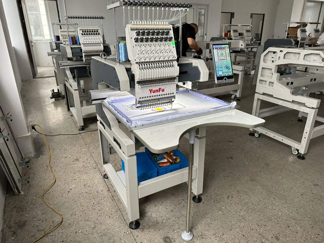 Industriële borduurmachine voo - Commercial Embroidery Machine recensie en prijs